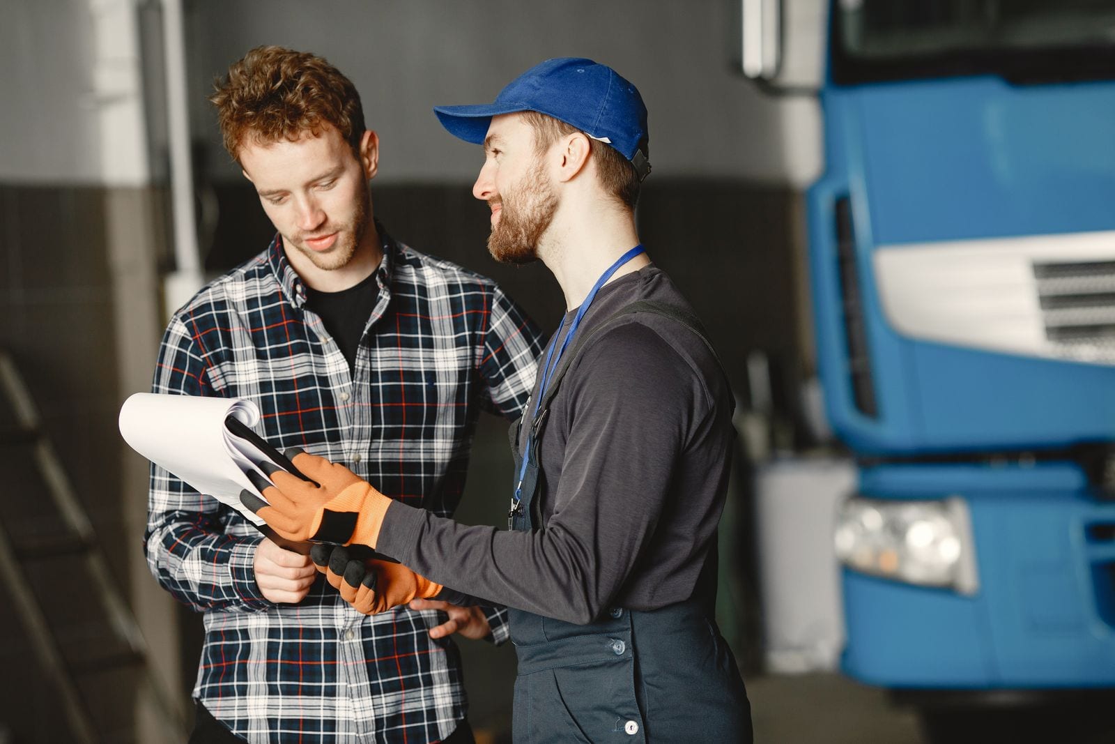 Team coordinating vehicle repair scheduling after an accident